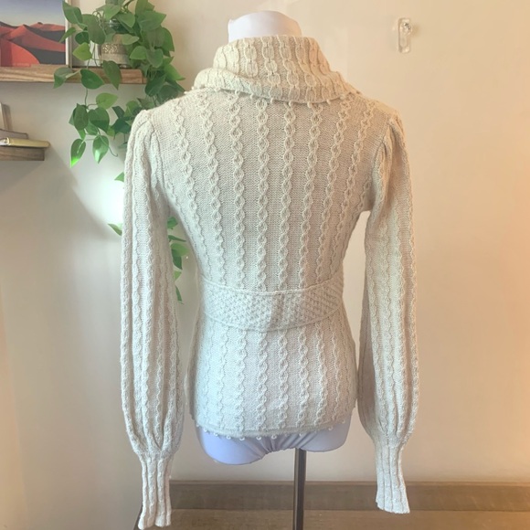 Laureate Lane Sweater - Picture 4 of 7